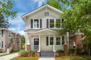 Modern 3 Bed/3 Bath House in Savannah
